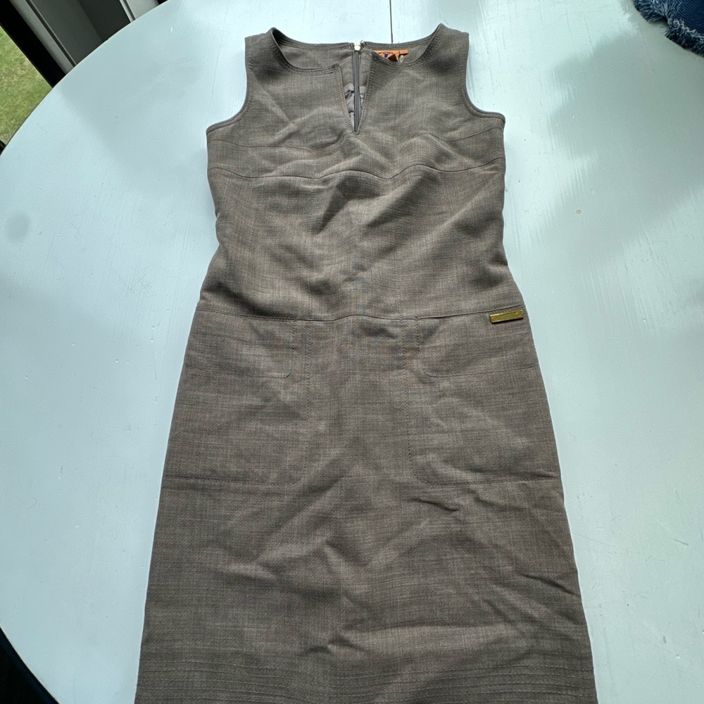 Elegant Gray Sleeveless Dress